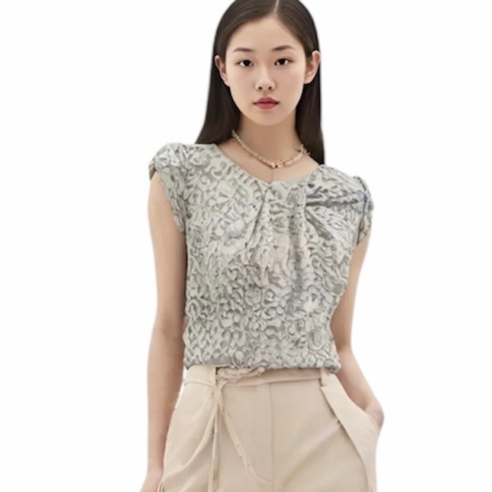 NWOT Rachel Roy Pleated Blouse